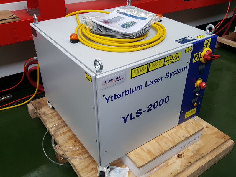Fonte láser IPG YLS-2000 vatios para cortador láser de 2kw